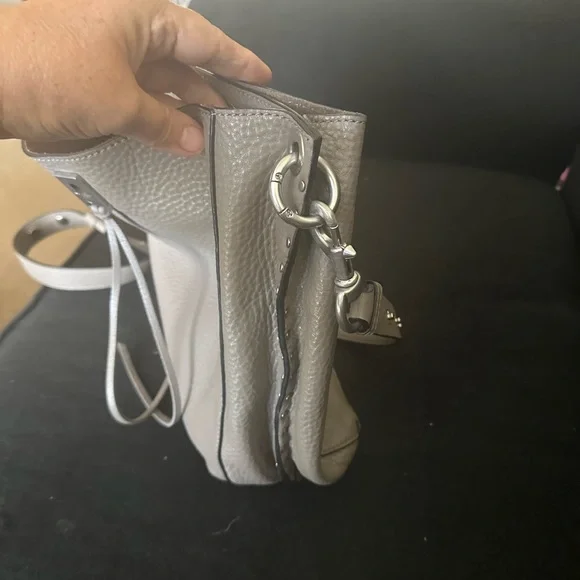 fabulous leather bag with two big compartments - Picture 3 of 7